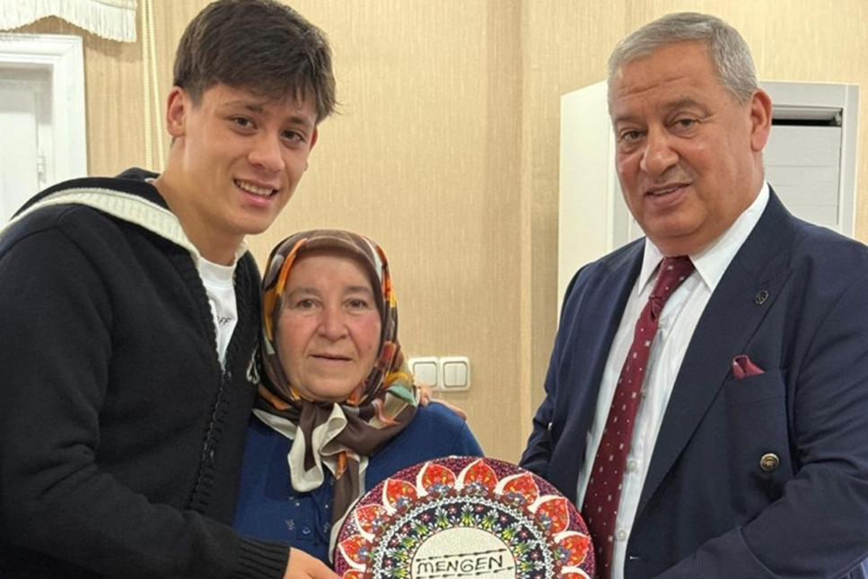 Arda Güler, Bolu'da babaannesi ve dedesini ziyaret etti