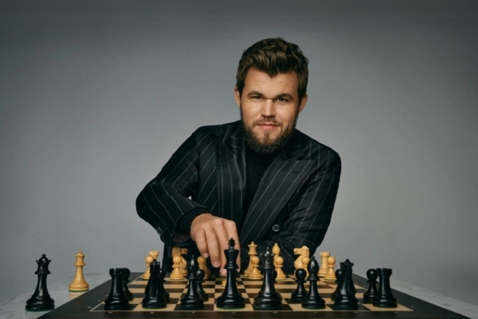 Kot pantolon giydiği için bir turdan men edilince satrançı bırakacağını açıklayan Magnus Carlsen, Dünya Blitz Şampiyonası'na geri dönme kararı aldı 