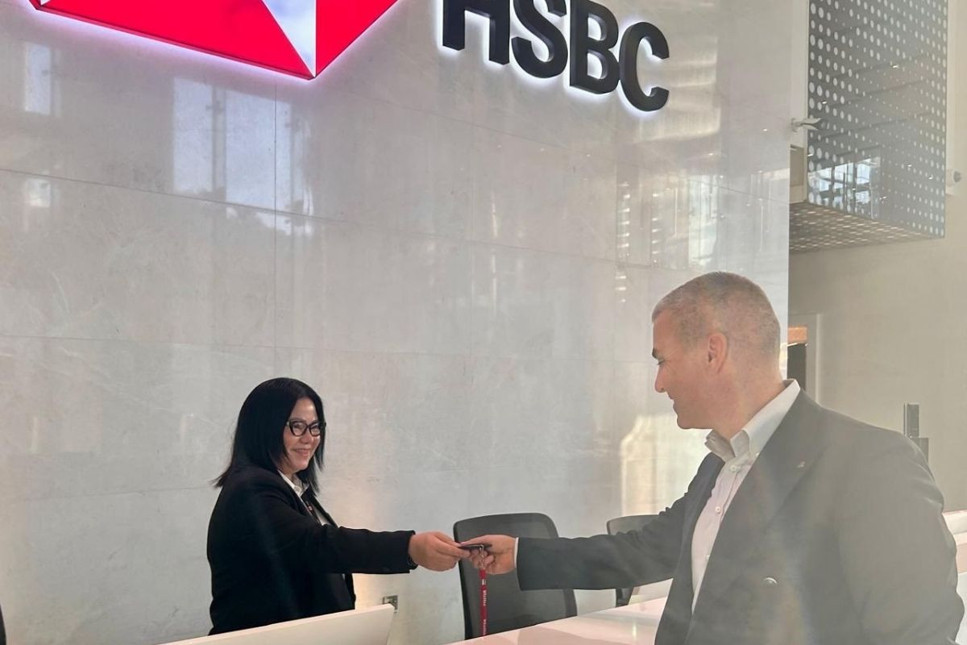 HSBC'nin Menat Bölgesi CEO'su olan Selim Kervancı göreve başladı, ilk mesai gününden fotoğraf paylaştı