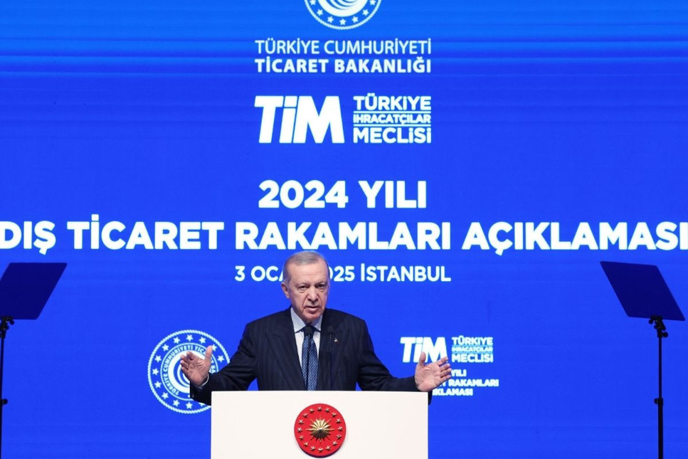 İhracat rakamlarında Cumhuriyet tarihinin rekoru: Yüzde 2,5 oranında artarak 262 milyar dolara çıktı