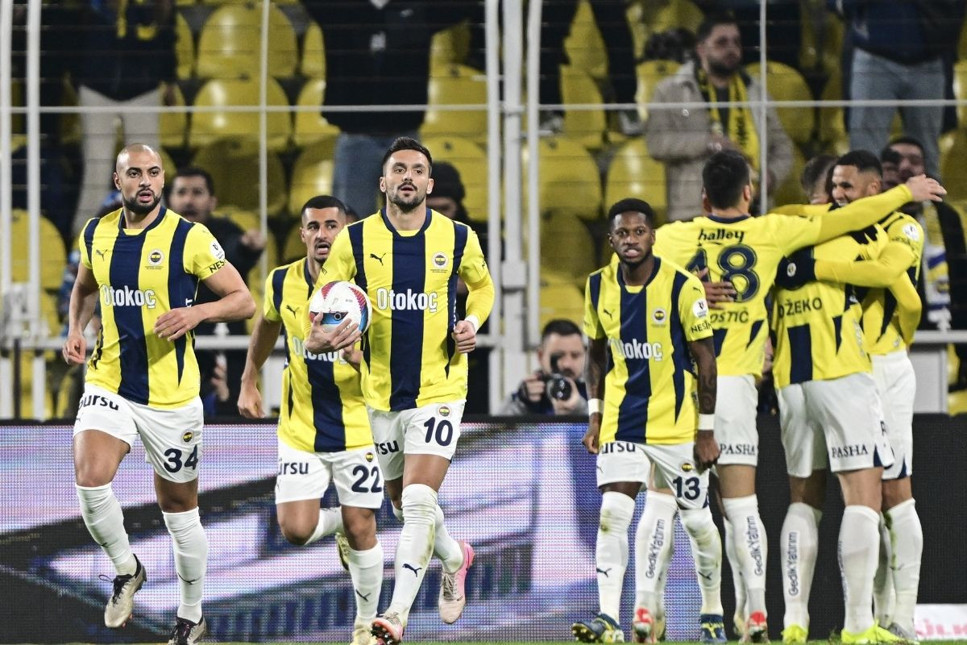 Fenerbahçe Kadıköy'de Hatayspor'u yendi, zirve takibini sürdürdü