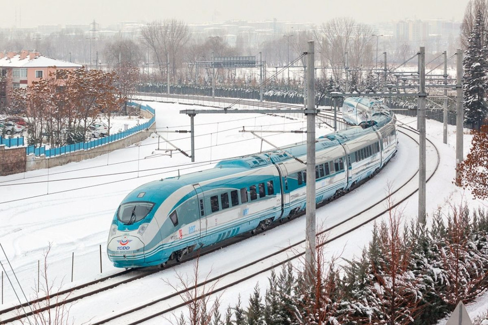 Yüksek Hızlı Tren ve bölgesel tren bilet ücretlerine yüzde 44,4'e varan oranlarda zam yapıldı