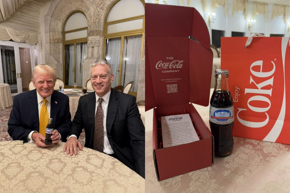 Coca Cola CEO'su James Quincey diyet kola seven Donald Trump'ı ziyaret ederek özel tasarlanmış şişe hediye etti