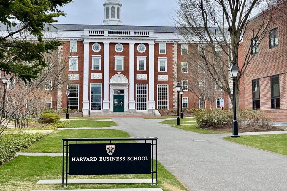 Harvard’da dünyanın en ünlü MBA programına katılanların yüzde 23’ü iş bulamadı