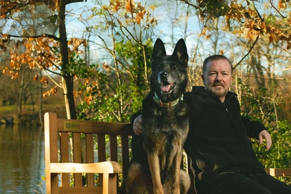 After Life dizisinde rol alan Anti isimli köpek hayatını kaybetti