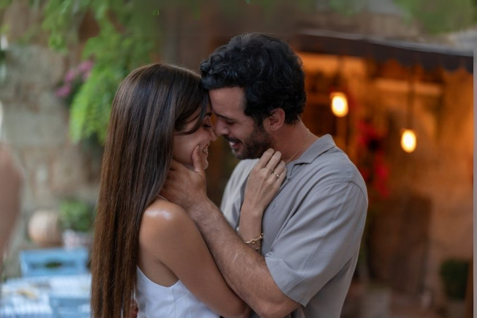 Hande Erçel ve Barış Arduç Rusya’ya uçacak