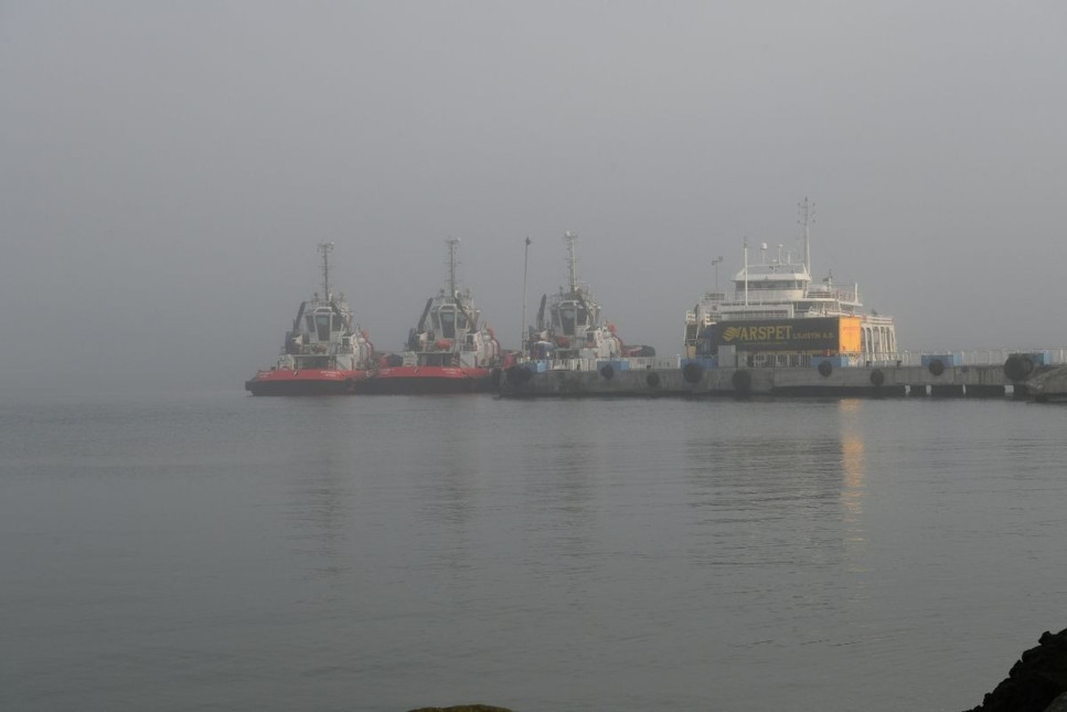 Çanakkale Boğazı sis nedeniyle transit gemi geçişlerine kapatıldı