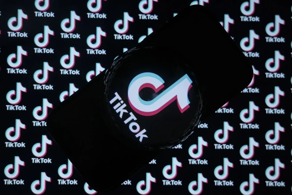 ABD’de TikTok yasağı sonrası yeni alternatifler doğdu: TikTok yüklü iPhone’lar 50 bin dolara satışa sunuldu 