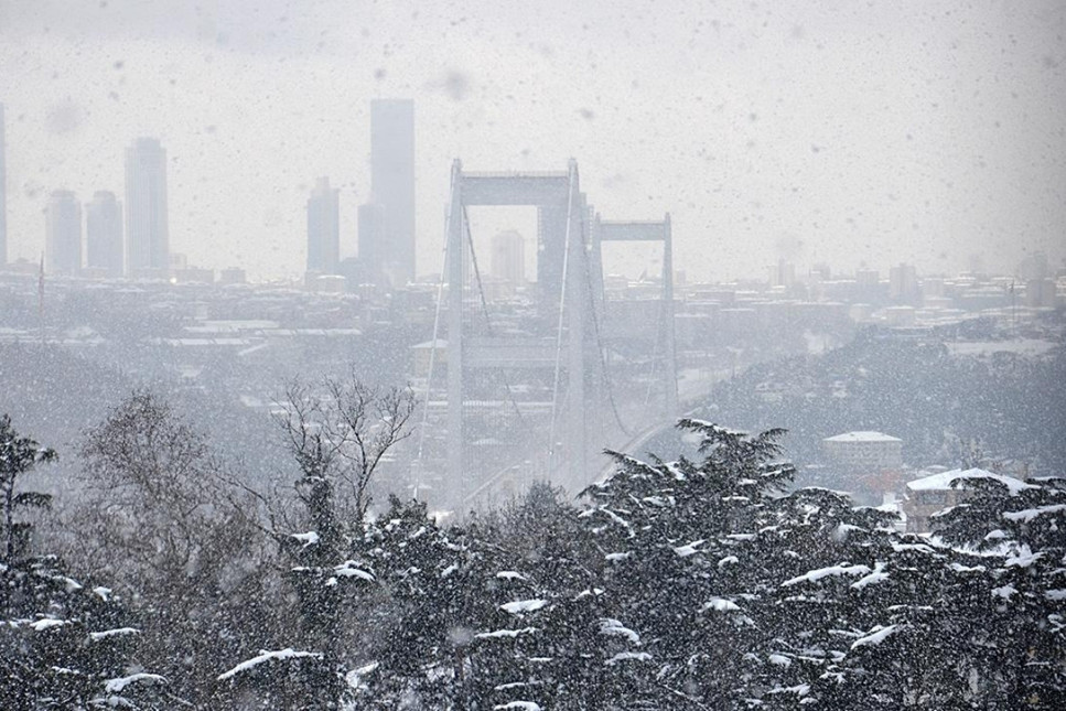 İstanbul'a soğuk hava dalgası geldi, kar yağışının eli kulağında