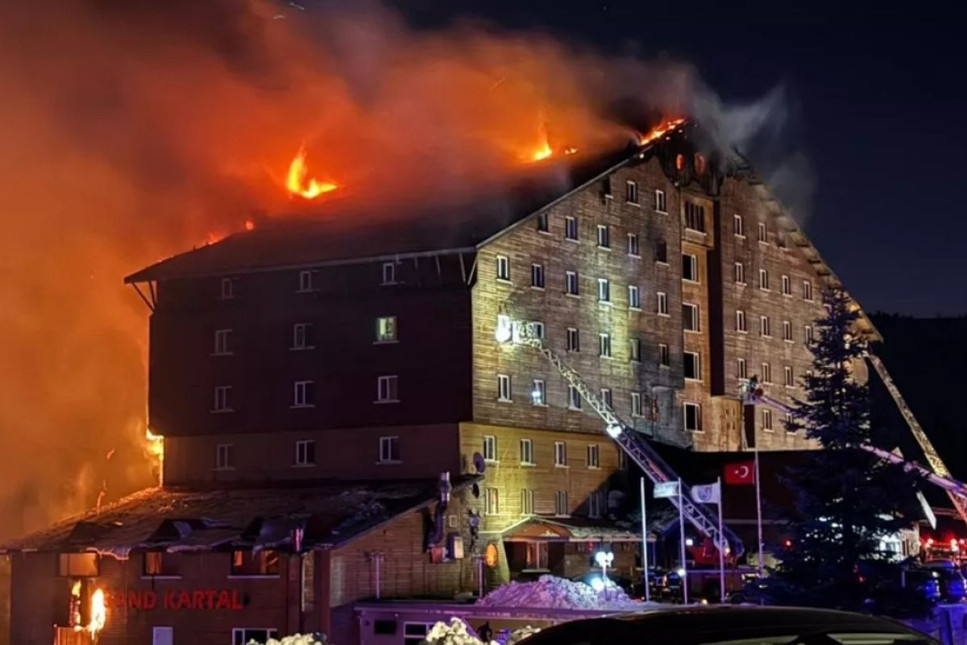 Kartalkaya'daki otel yangını soruşturmasında Bolu İl Özel İdaresi Genel Sekreteri ve yardımcısı gözaltına alındı