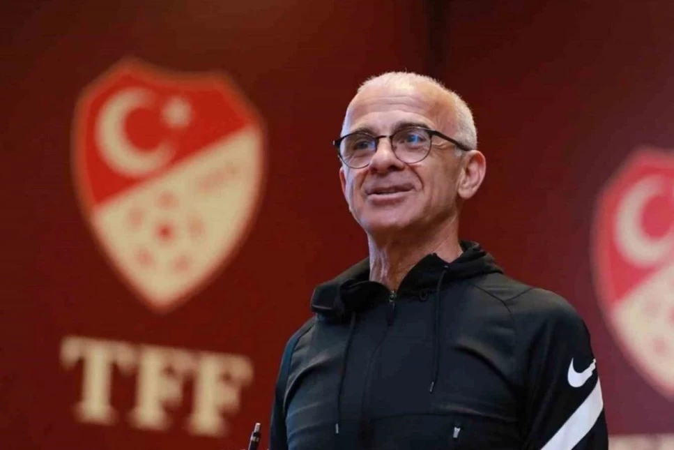 Dün gece hastaneye kaldırılan Fenerbahçe'nin efsanelerinden Oğuz Çetin'in sağlık durumu iyi, tedbir amaçlı olarak 3 gün yoğun bakımda kalacak