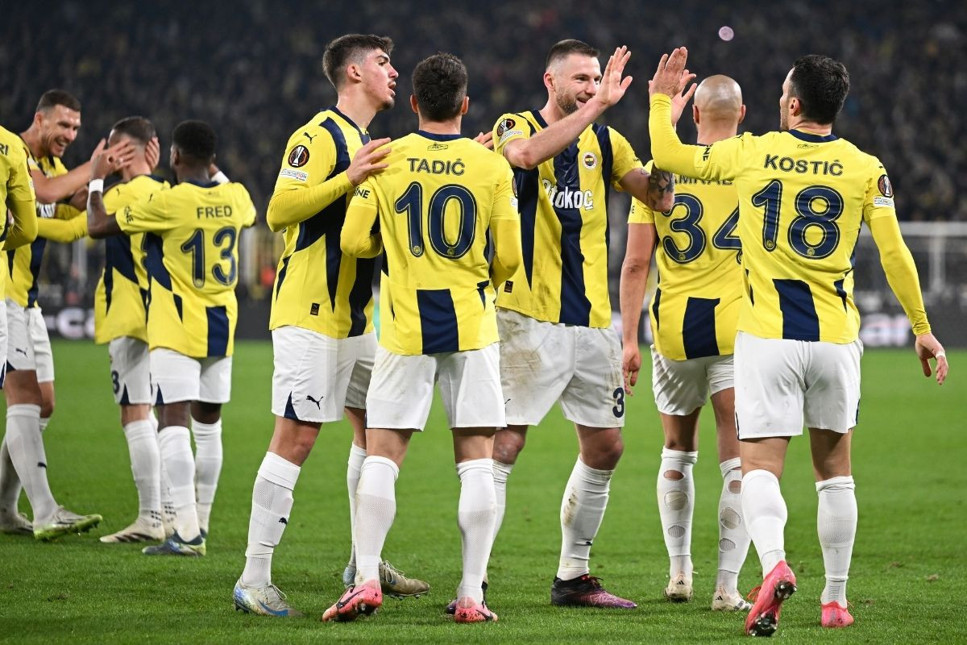 Fenerbahçe,  Anderlecht'i 3-0 yenerek Avrupa'da tur kapısını araladı