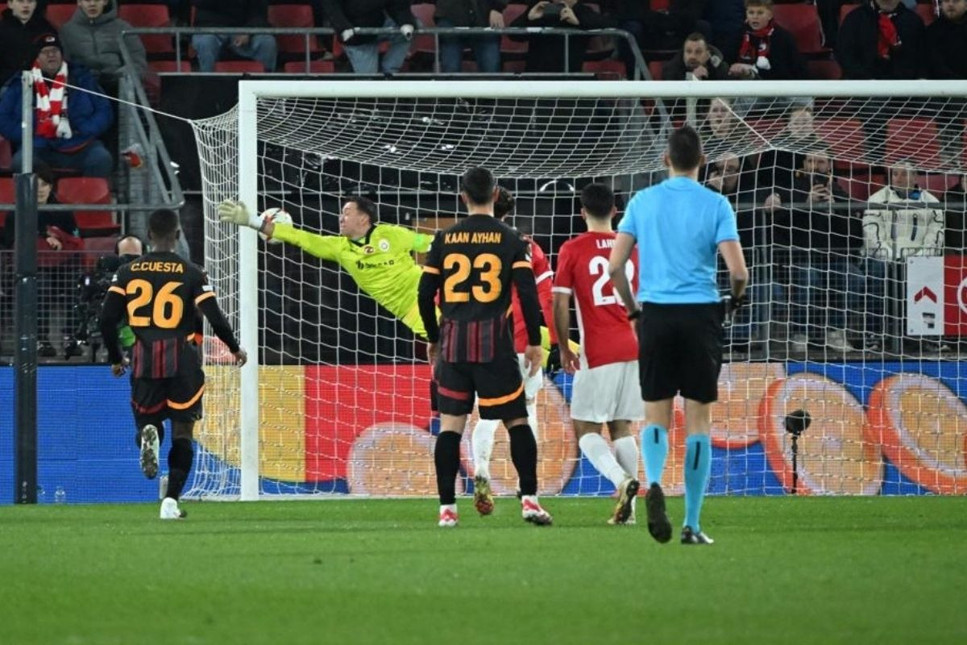 AZ Alkmaar deplasmanında 4 gollü hezimet! Galatasaray turu zora soktu