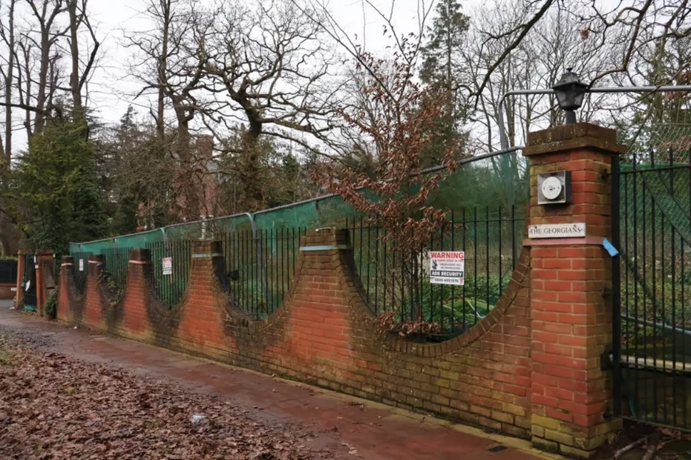 Bir zamanlar Halis Toprak'ın da evinin olduğu Londra'daki milyarderler sokağı kentsel dönüşüme girdi, lüks evler yıkılıp yerine yeni evler yapılıyor