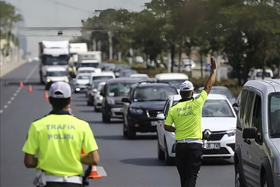 Trafikte makas atanın hem ehliyeti, hem aracı alınacak