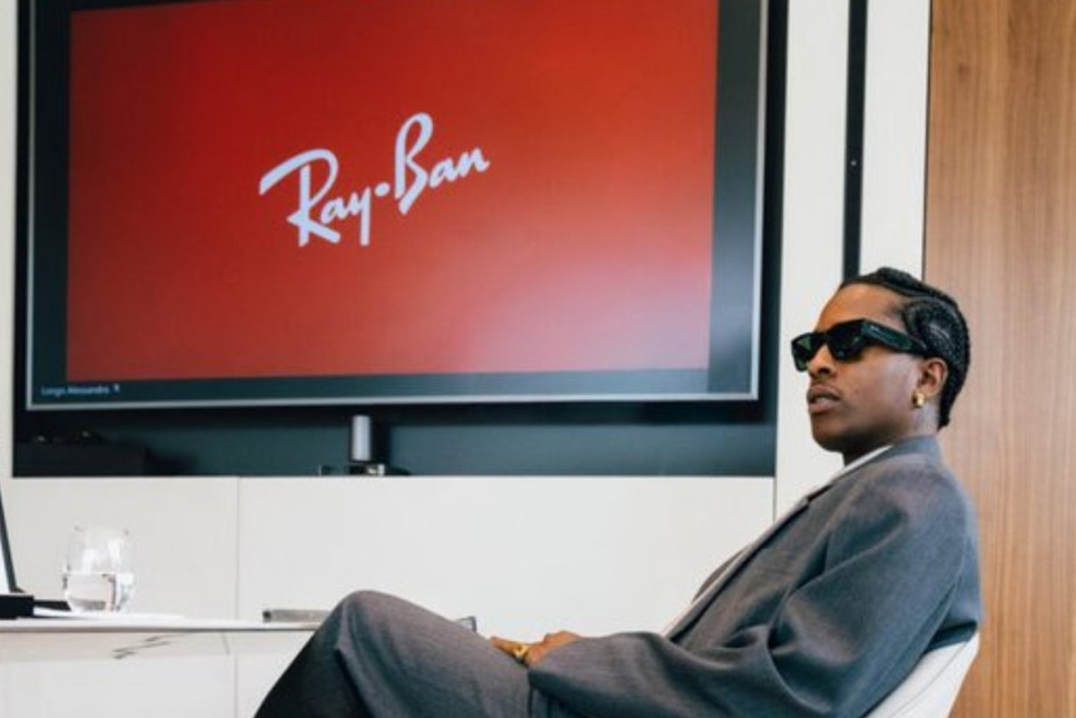 Geçtiğimiz günlerde silahlı saldırı suçu davasından beraat eden ASAP Rocky Ray-Ban'in ilk kreatif direktörü olarak atandı