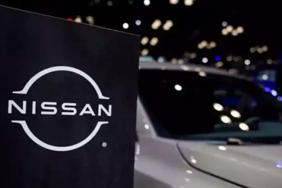 Nissan’a Fitch’ten kötü haber: Kredi notu düşürüldü