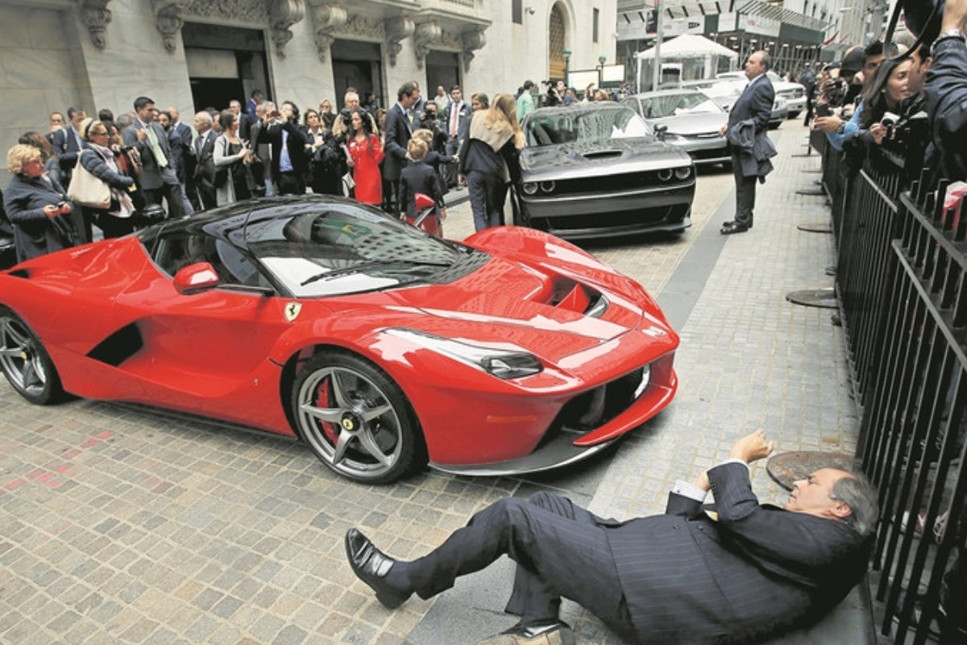 Ferrari’nin lüks marka stratejisi: Sınırlı üretimle otomotiv dünyasının zirvesine çıkışı