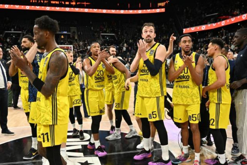 Fenerbahçe Beko, THY Avrupa Ligi 17. hafta erteleme maçında Paris Basketbol'u 87-83 mağlup etti