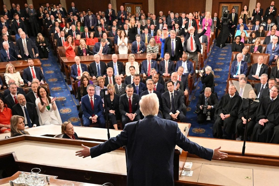 Protesto, ayakta alkış ve Trump’ın tarihi konuşmasından satır başları