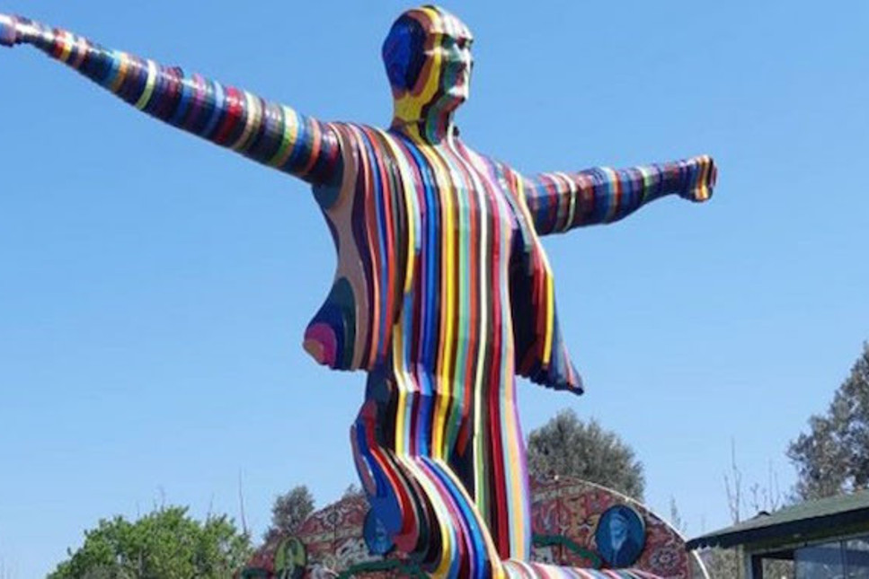 Renkli Atatürk heykelinin sanatçısı: 'Anadolu'nun bütün renkleri var'