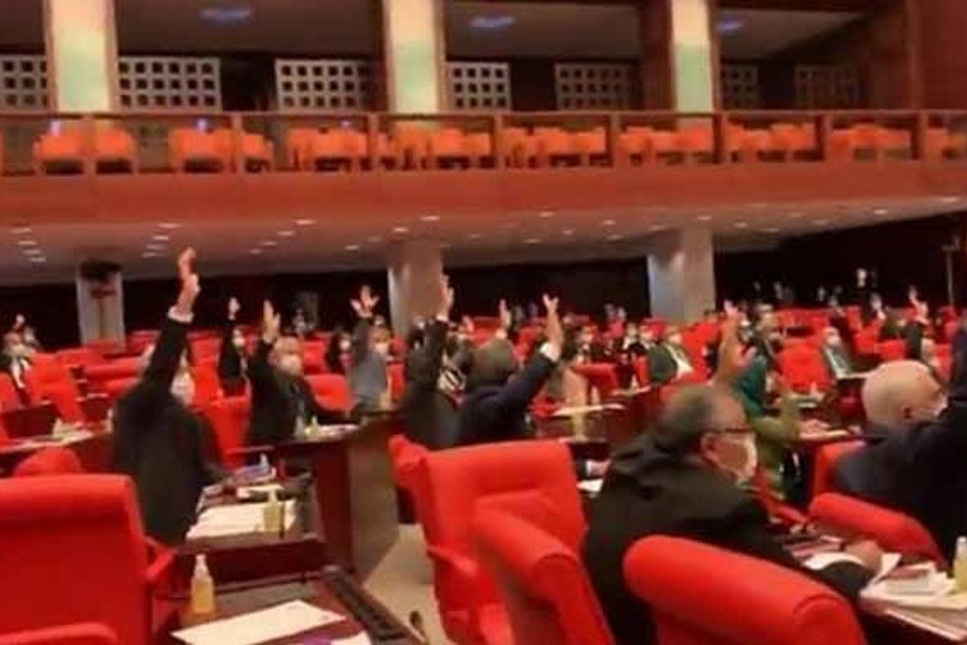 'Sağlıkta Şiddet Yasa Teklifi' AKP ve MHP'nin oylarıyla reddedildi