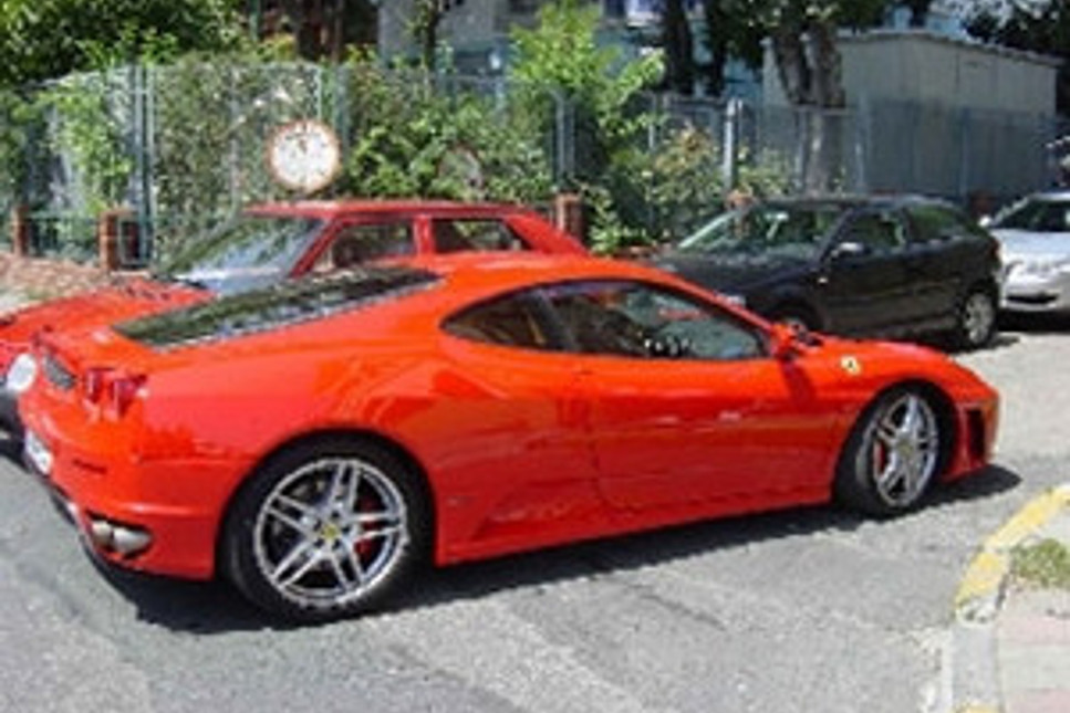 'Kırmızı Ferrari'nin de taklidi yapıldı