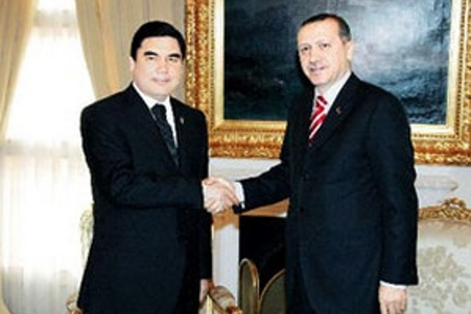 Başbakan Erdoğan Aşkabat'ta   
