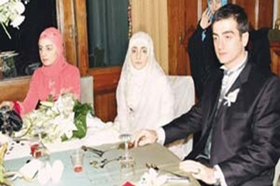 Ahmet Albayrak kızını evlendirdi