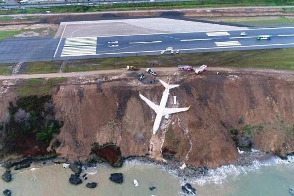 168 kişi büyük tehlike atlatılmış.... Trabzon'da Pegasus uçağı denize metreler kala durmuş