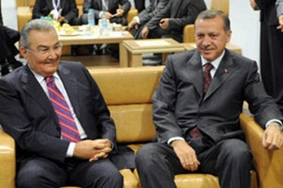 Erdoğan: Baykal'a cevaba, edebimiz izin vermez