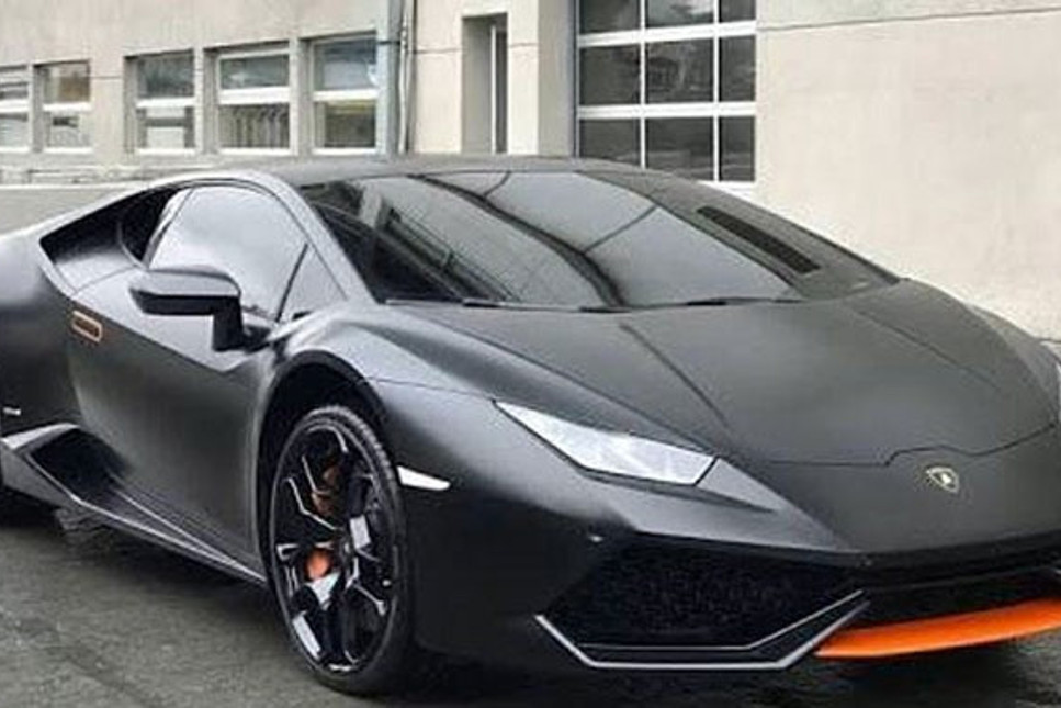 2.3 milyon liralık Lamborghini icradan yarı fiyatına satılacak