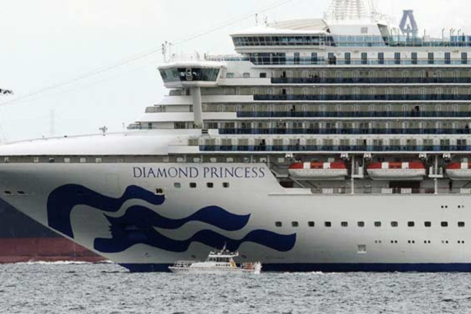 3711 turist taşıyan cruise gemisi koronavirüs şüphesiyle karantinaya alındı