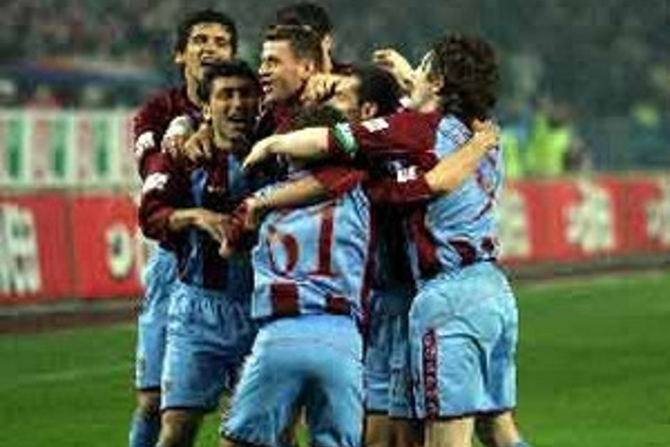 Trabzonspor, maç fazlasıyla liderliğe yükseldi 
