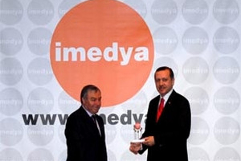İmedya yine Erdoğan'a ödül verdi