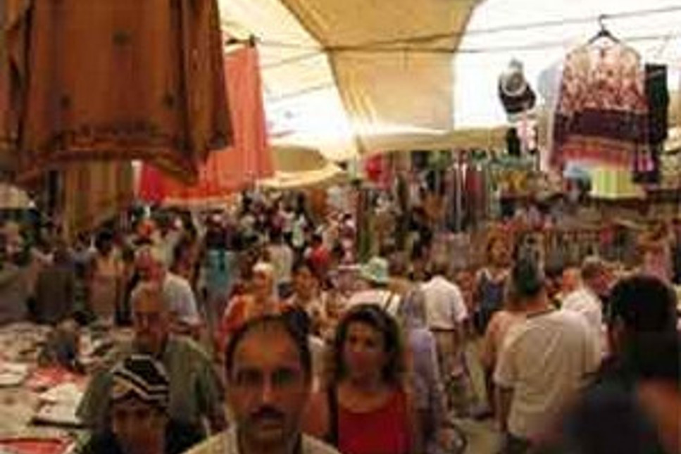 Türkler alışverişte indirimi seviyor