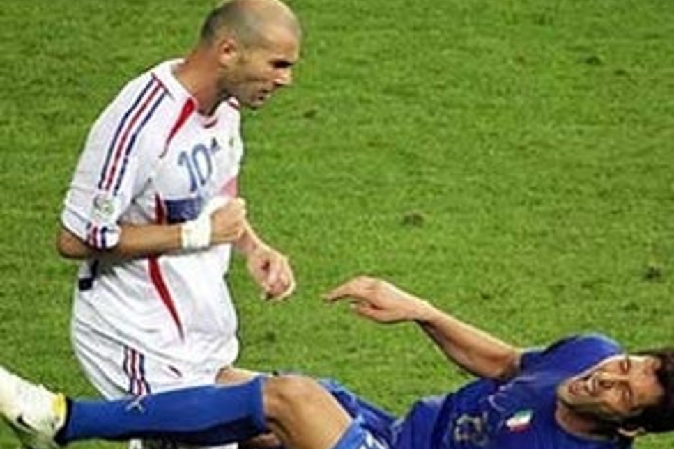 İşte Zidane'nın yıkan kafası