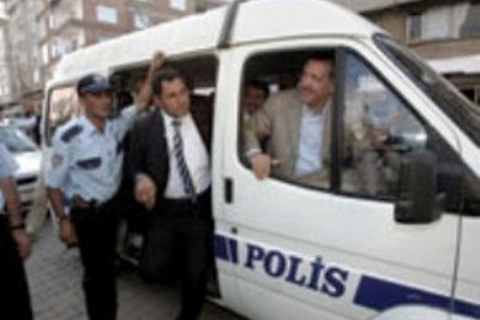 Erdoğan polis minibüsünde