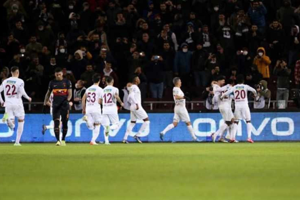 6 gollü nefes kesen maçta kaybeden Galatasaray!