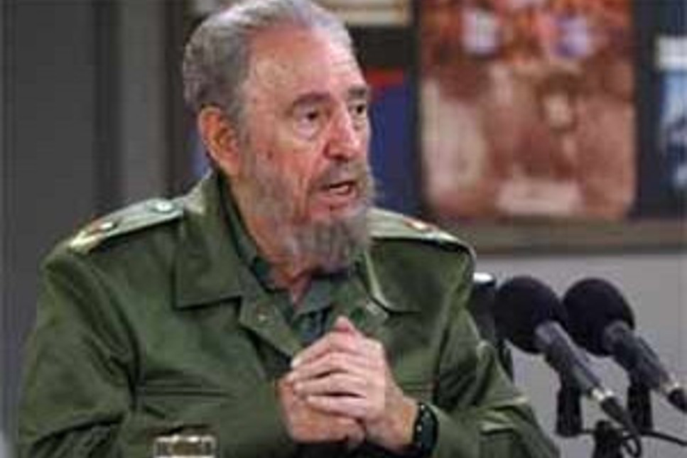 Fidel Castro görevi devretti