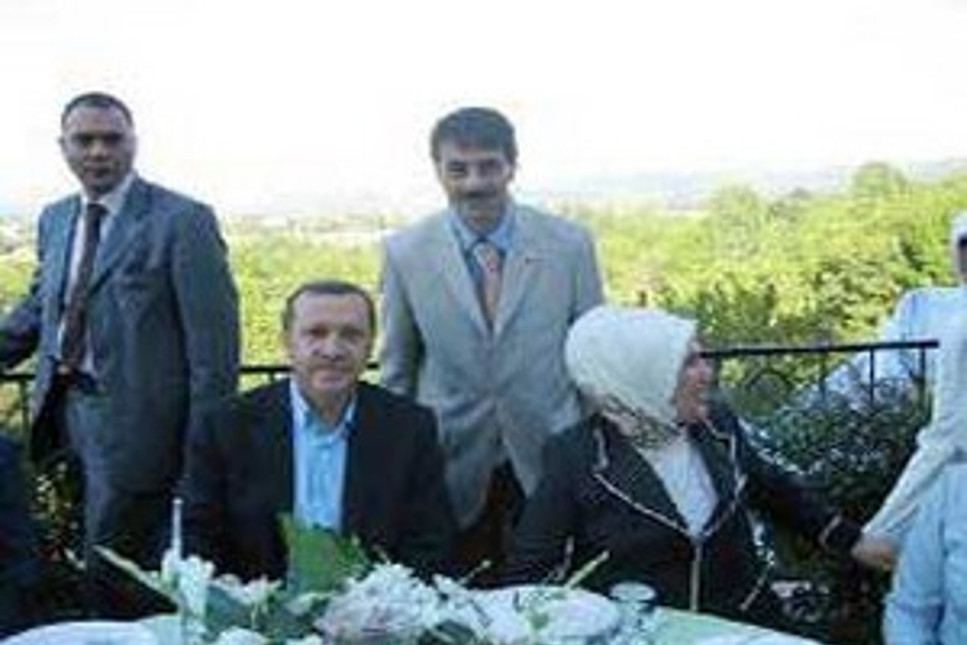 Erdoğanlara kulüp başkanı enişte geliyor