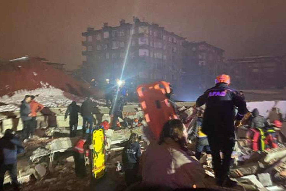 7.4 büyüklüğünde deprem! Uluslararası yardım çağrısı yapıldı