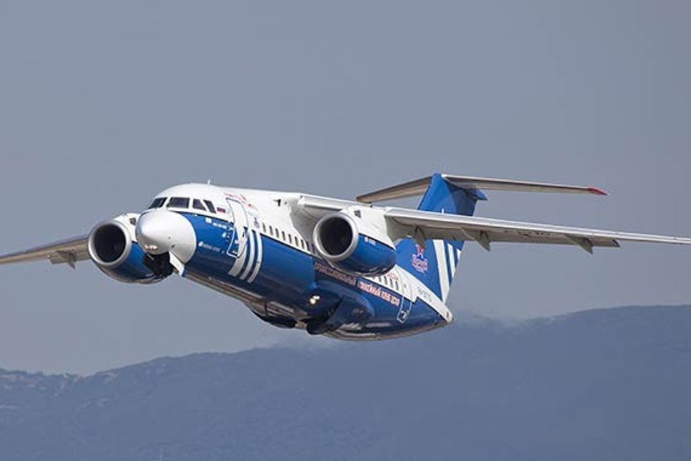 71 kişiyi taşıyan Rus Antonov yolcu uçağı düştü