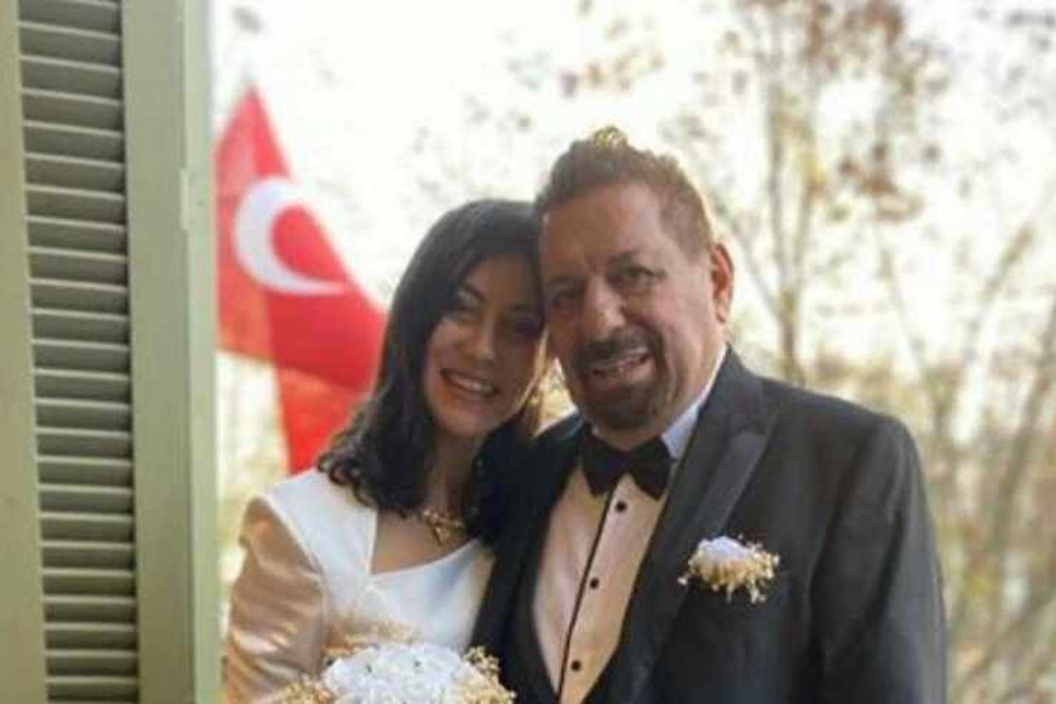 73 yaşındaki Erman Toroğlu eski avukatıyla dünya evine girdi