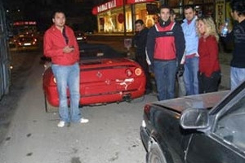 Şahin'in Ferrari'yi dağıttığı kazanın kareleri