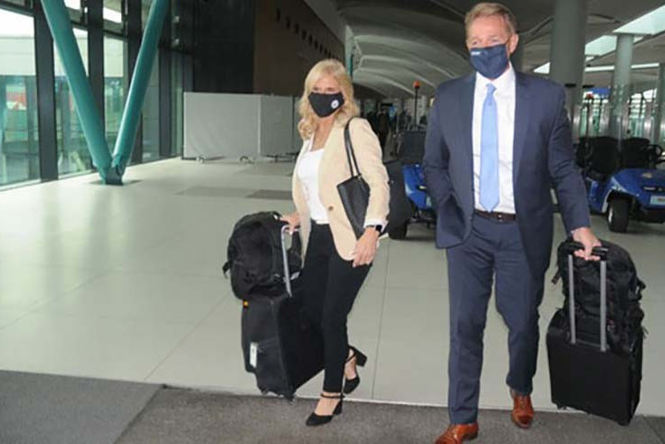 ABD'nin yeni Ankara Büyükelçisi Flake, iki çantayla Türkiye'ye geldi