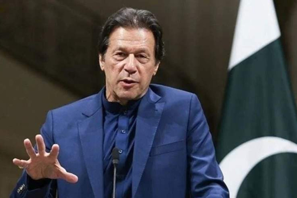 Pakistan’da hükümet düştü! Imran Khan görevden alınan ilk başbakan oldu
