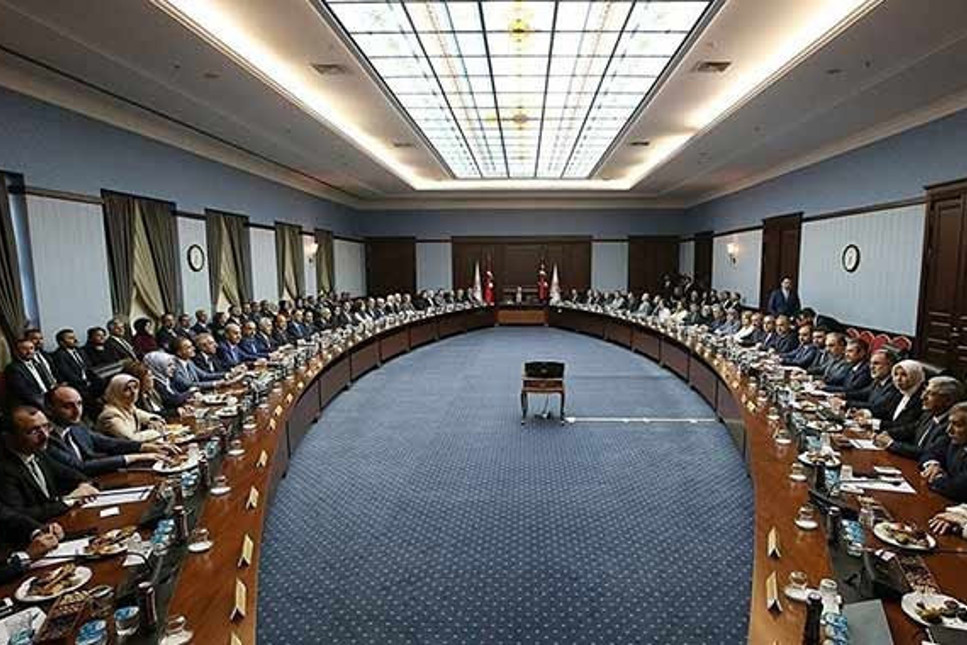 Erdoğan talimat verdi... AKP'nin kurucular listesinden 14 kişinin ismi çıkartıldı