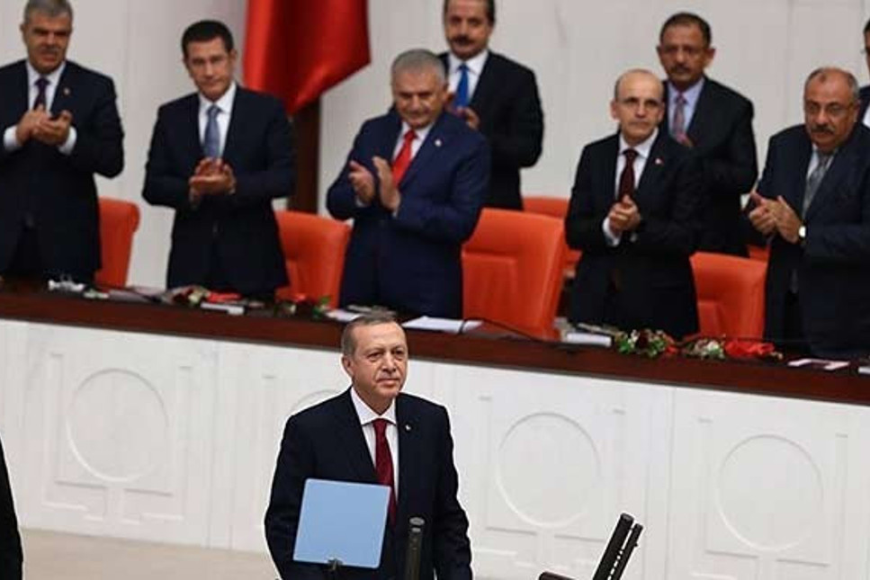 AK Parti kurmayları: Erdoğan, bakanlara '350 vekil alın, sizi kabineye alayım' mesajı verdi