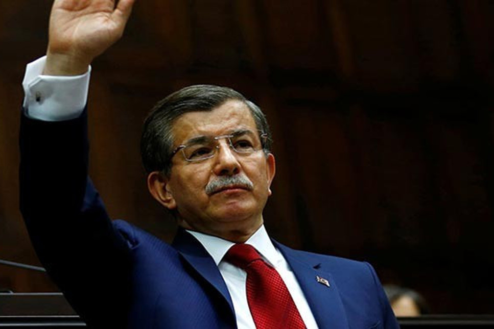 Davutoğlu'ndan yeni parti açıklaması: Ya yeni bir hâl ya da izmihlal!